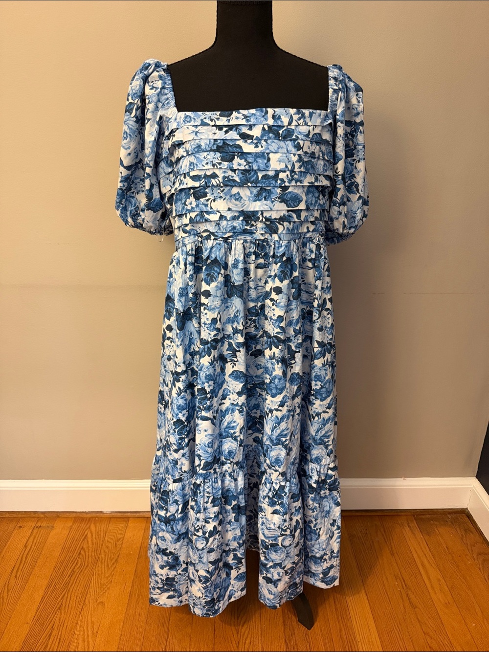 Abercrombie & Fitch Blue and White Floral Midi Dress